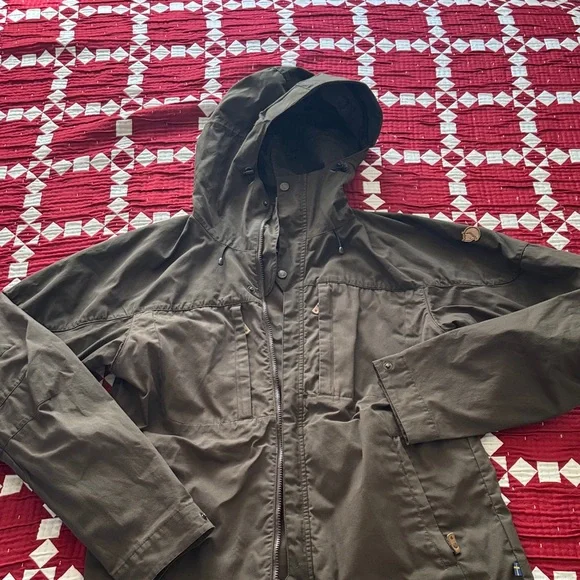 Fjallraven Men's Dark Green Hooded Jacket